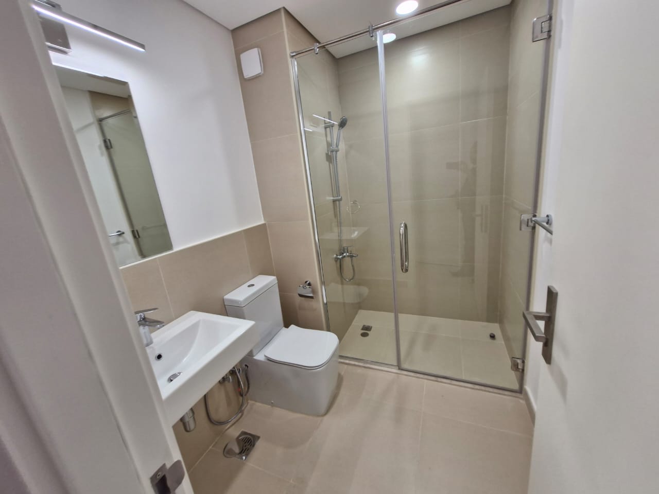 🏡 *Luxury Villa in Sedra – Roshn*   ✨ 300 m² Modern Villa | Elegance Meets Functionality 